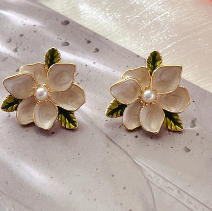 Vintage Style Entry Lux Gardenia Enamel 925 Silver Needle Earrings With Pearl